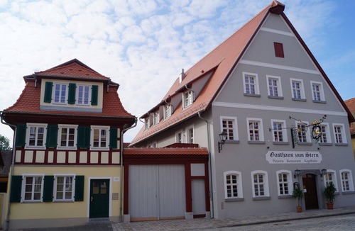 Bad Windsheim Apartment | Licht-durchflutete Ferienwohnung (45qm) mit Balkon und separater Küche