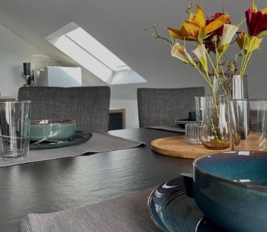 Ochsenfurt Apartment | Lichtdurchflutete Wohnung zwischen Würzburg & dem Taubertal