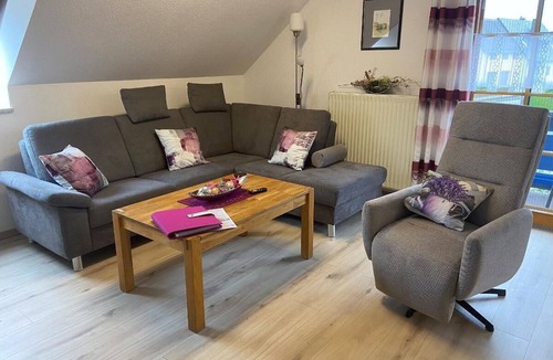 Wasserzell Apartment | Liebevoll eingerichtete FeWo mit großem Balkon für gemütliche Stunden