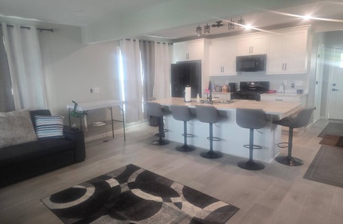 Pearl Beach House | Life on the River a 3-bedroom house with AC and a great view of the river.