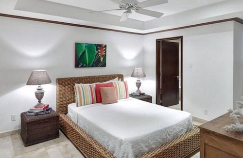 Holder's Hill House | Life's a Beach by The Villa Life