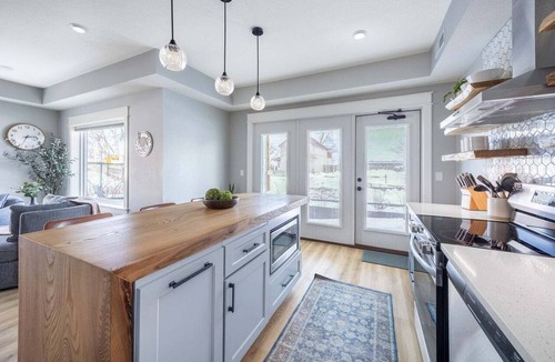 Park Point Condo | Lift Bridge Beach Access Condo 713-1