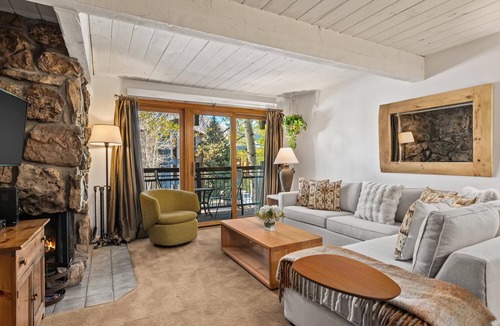 Aspen Condo | Lift One - Cozy second floor two bedroom with balcony