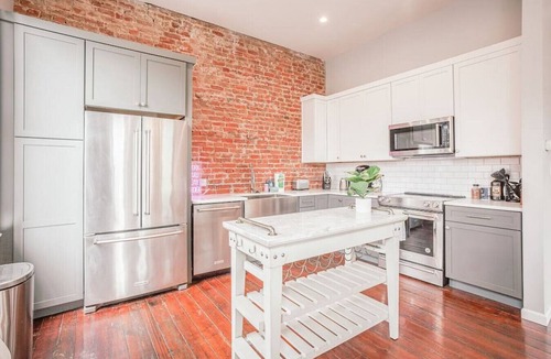 Mount Auburn Condo | Light & Airy, Spacious 2B 2Bath Downtown City View