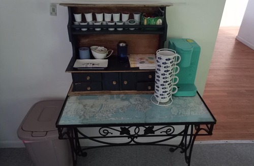 Tuckahoe Apartment | Light, Airy, Wood-floors, 1 mile from Southampton Village, Pet Friendly, sleep 6