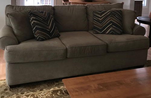 Belfast Apartment | light and breezy top floor apartment