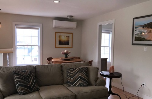 Belfast Apartment | light and breezy top floor apartment