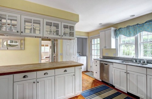 Nantucket House | Light and bright 4 bedroom home in the family friendly neighborhood of Naushop.