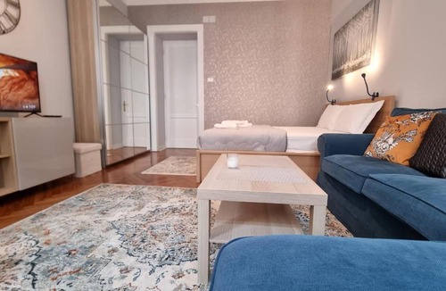 Barriera Vecchia-San Giacomo Apartment | Light Blue Apartment