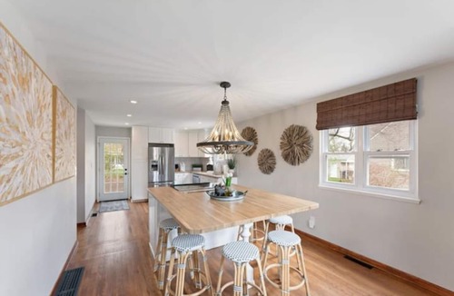 Knolls Thomas House | Light & Bright 4 Bed Hot Tub Patio Private Parking and Yard Near OSU
