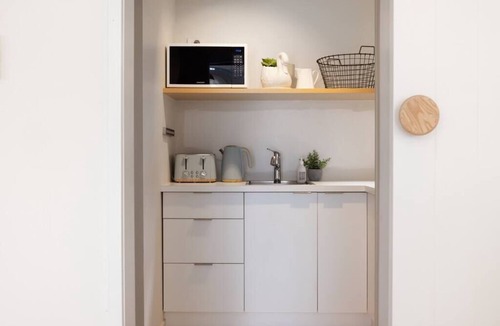 Mount Maunganui House | Light, Bright & Family Friendly
