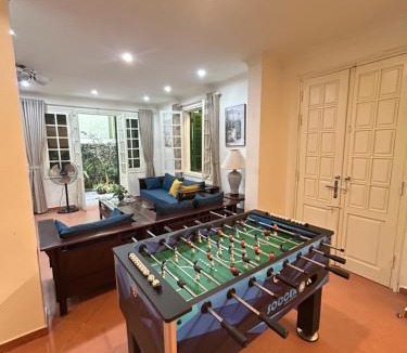 Quang An Villa | Light-Filled 4BR Villa Steps to West Lake