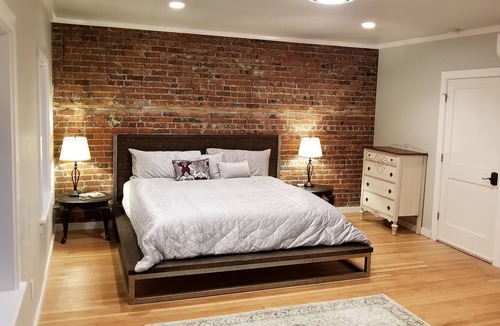 Centralia Apartment | Light filled downtown studio apartment with king bed.