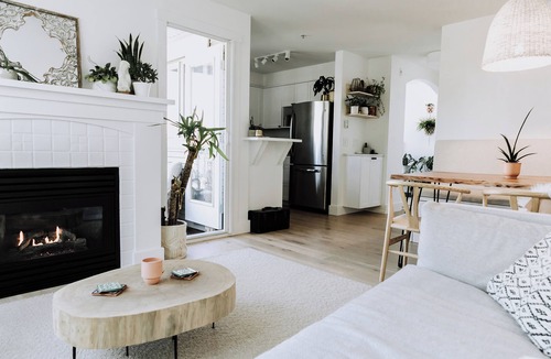 Kitsilano Apartment | Light-Filled Kitsilano Condo | Private Sauna | Walk to Beach & 4th Ave