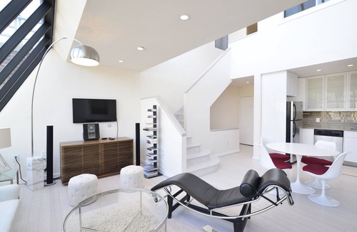 Georgetown Apartment | Light Filled Modern Apartment In The Heart Of Georgetown, Walk To Everything