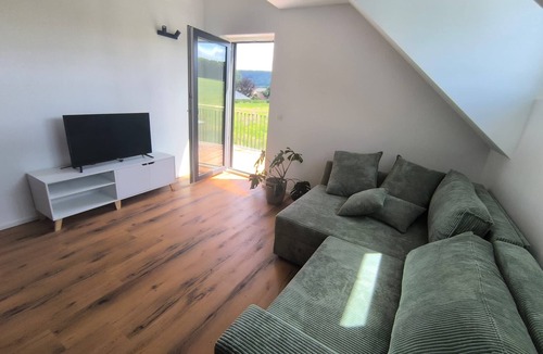 Eberstadt Apartment | Light-flooded apartment in an absolutely peripheral location in the middle of the vineyards