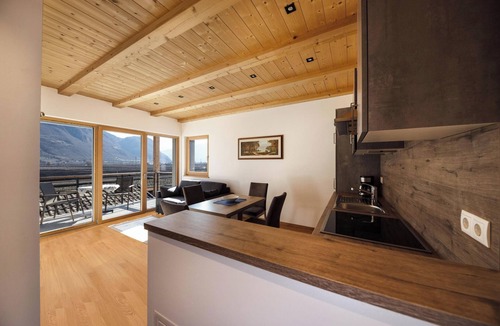 Andriano Apartment | Light-Flooded Apartment "2 Weger" with Panoramic Mountain View, Wi-Fi & Balcony