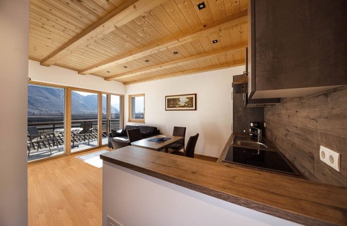 Andriano Apartment | Light-Flooded Apartment "2 Weger" with Panoramic Mountain View, Wi-Fi & Balcony