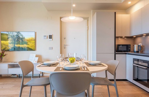 Monza Apartment | Light Garden by Houset