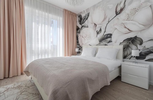 Oradea Apartment | Light on Marble
