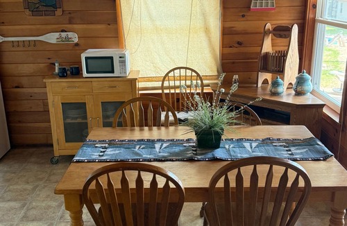 Oscoda Cabin | Lighthouse Inn Cottage, Lighthouse Cottage Comfortable