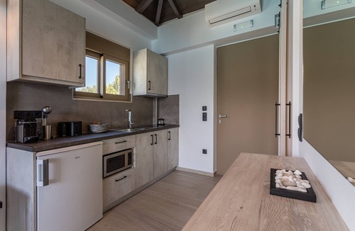 Stoupa Apartment | Lighthouse Apartments