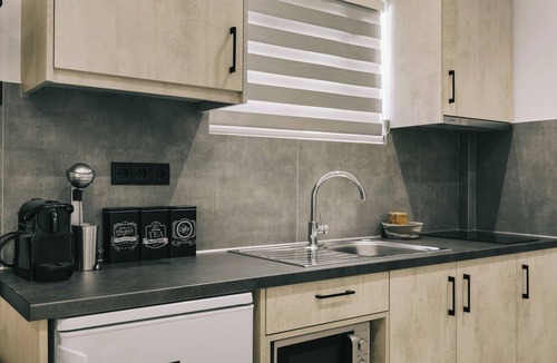 Stoupa Apartment | Lighthouse Apartments