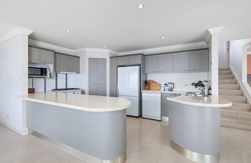 Emerald Beach House | Lighthouse at Emerald Beach Amazing Ocean Views, Pet Friendly