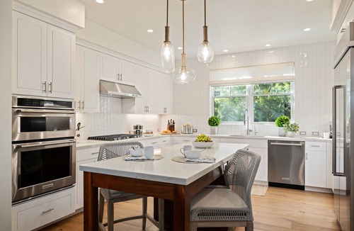 The Mesa House | Lighthouse Dreams - Mesa Stunner Near the Beach