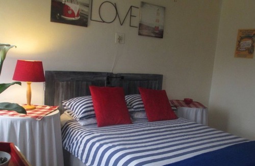 Cape Town Hostel | Lighthouse Farm Backpackers Lodge