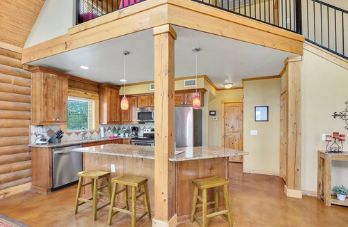 Johnson City House | Lighthouse Hill Ranch - Log Home - situated on 2001 acres!