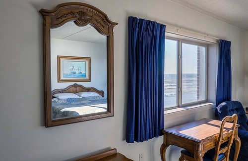 Two Rivers Hotel | Lighthouse Inn