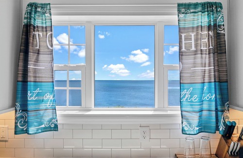 Algoma House | Lighthouse Retreat Close to Lambeau Field and the amazingDoor county Fall Color