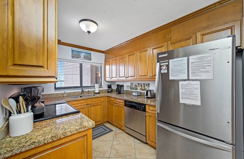 Sand Key Condo | 💕Lighthouse Towers #706 -Amazing 2BR condo with Gulf Views, Pool, Hot Tub & Amenities Galore!
