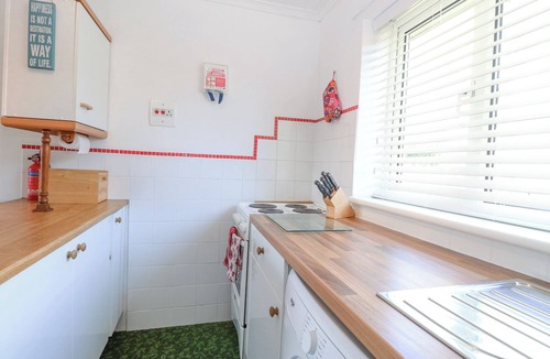 Winterton-on-Sea Cottage | Lighthouse View