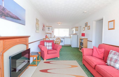 Winterton-on-Sea Cottage | Lighthouse View
