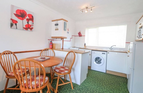 Winterton-on-Sea Cottage | Lighthouse View