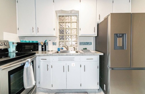 Fairport Harbor Apartment | Lighthouse View Suite. This is the ideal getaway!