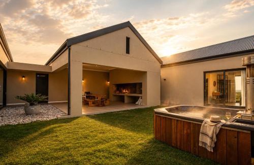 Kleinbaai Villa | Lighthouse Villa Romansbaai