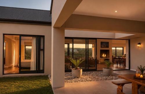 Kleinbaai Villa | Lighthouse Villa Romansbaai