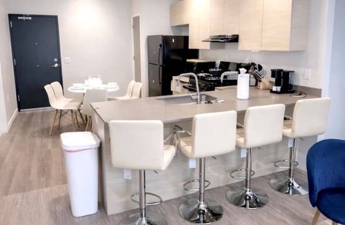 Downtown Des Moines Apartment | Lightning Luxe Retreat