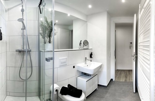 Braunschweig City Center Apartment | LIGHTPLACE Design - Boxspring - Balcony - 2 Smart TV -City center -