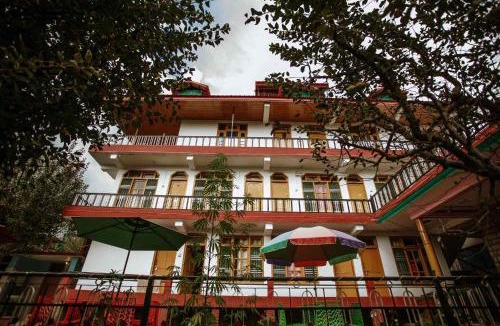 Kullu Hostel | LIGHTWORKERS Hostel & Cafe