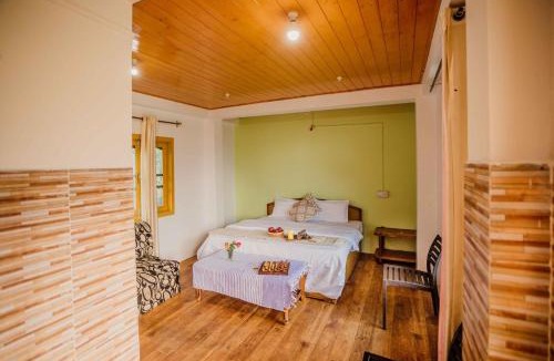Kullu Hostel | LIGHTWORKERS Hostel & Cafe