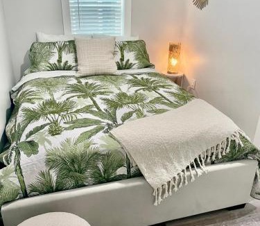 Jacksonville Beach Apartment | Lil' Beach Getaway