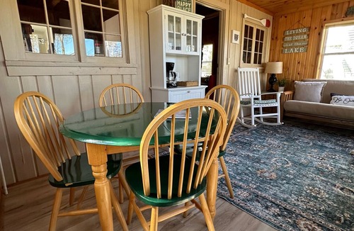 East Tawas Cottage | Li’l Yellow Cottage on the Sunrise Side