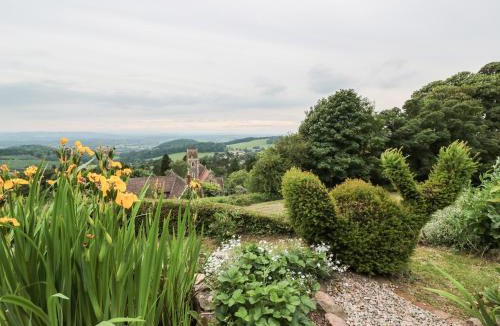 Malvern House | Lilac Cottage