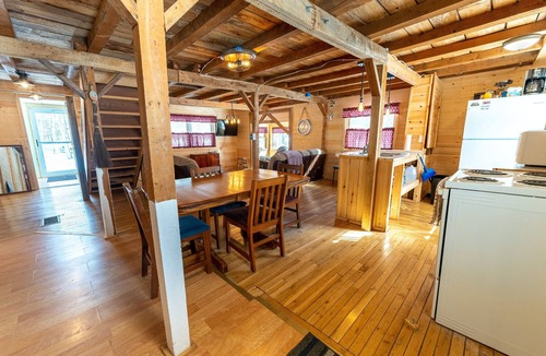 Curtis Cottage | Lillie's Lil Cabin: Escape to the U.P. – Summer Fun for the Whole Family