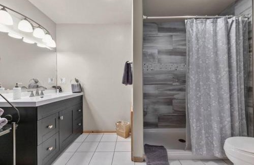 Black Wolf House | Lilly Lakeside Tri-Level Escape Near Lake Winnebago