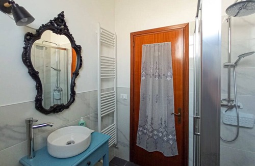 Castelfranco Veneto Bed & Breakfast | Lilly`s Home - Borgo Treviso (Bagno Condiviso)